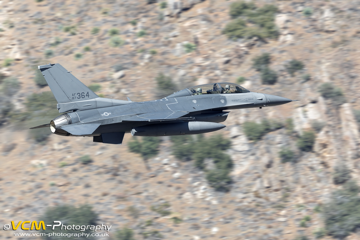 F-16D, 87-0364 low level