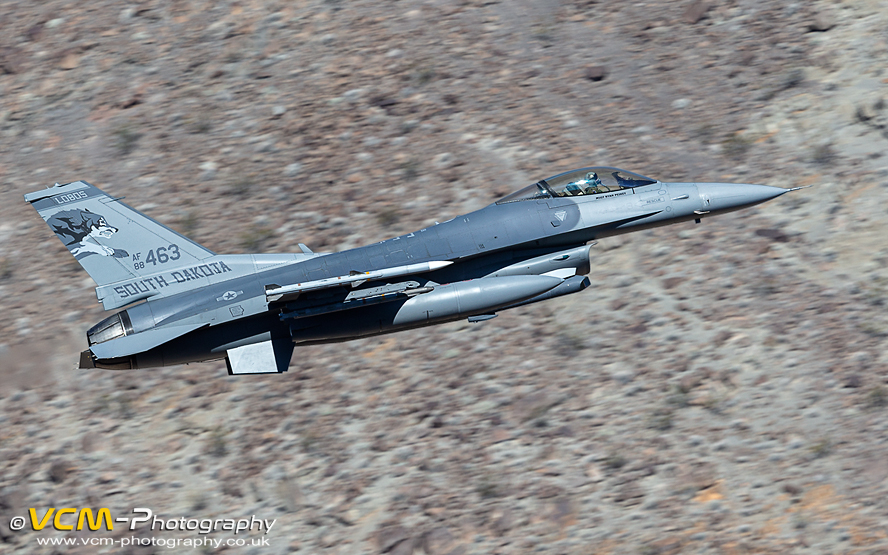 F-16C low-level through Rainbow Canyon