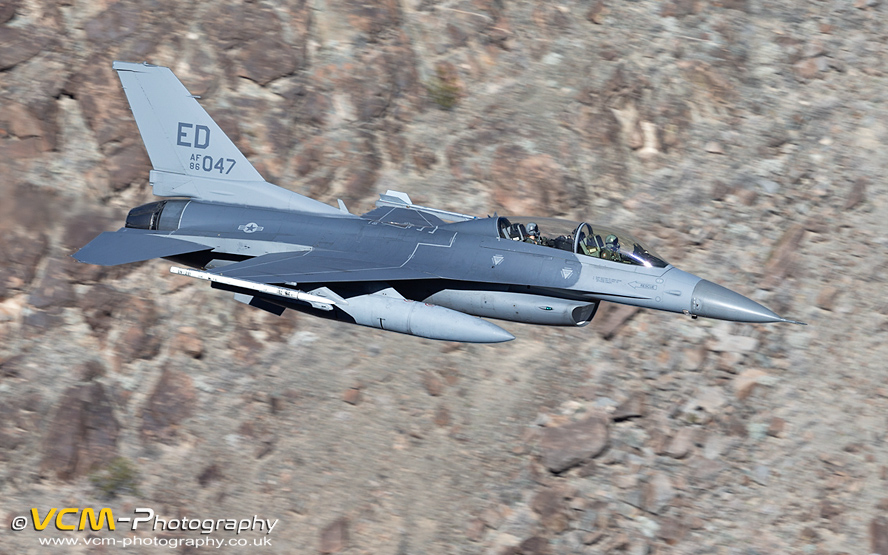 F-16D low-level through Rainbow Canyon