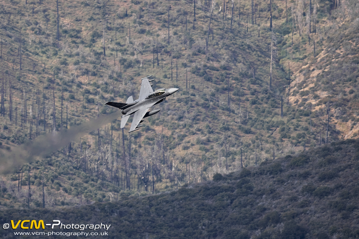 F-16D, BuNo. 87-0392 low level