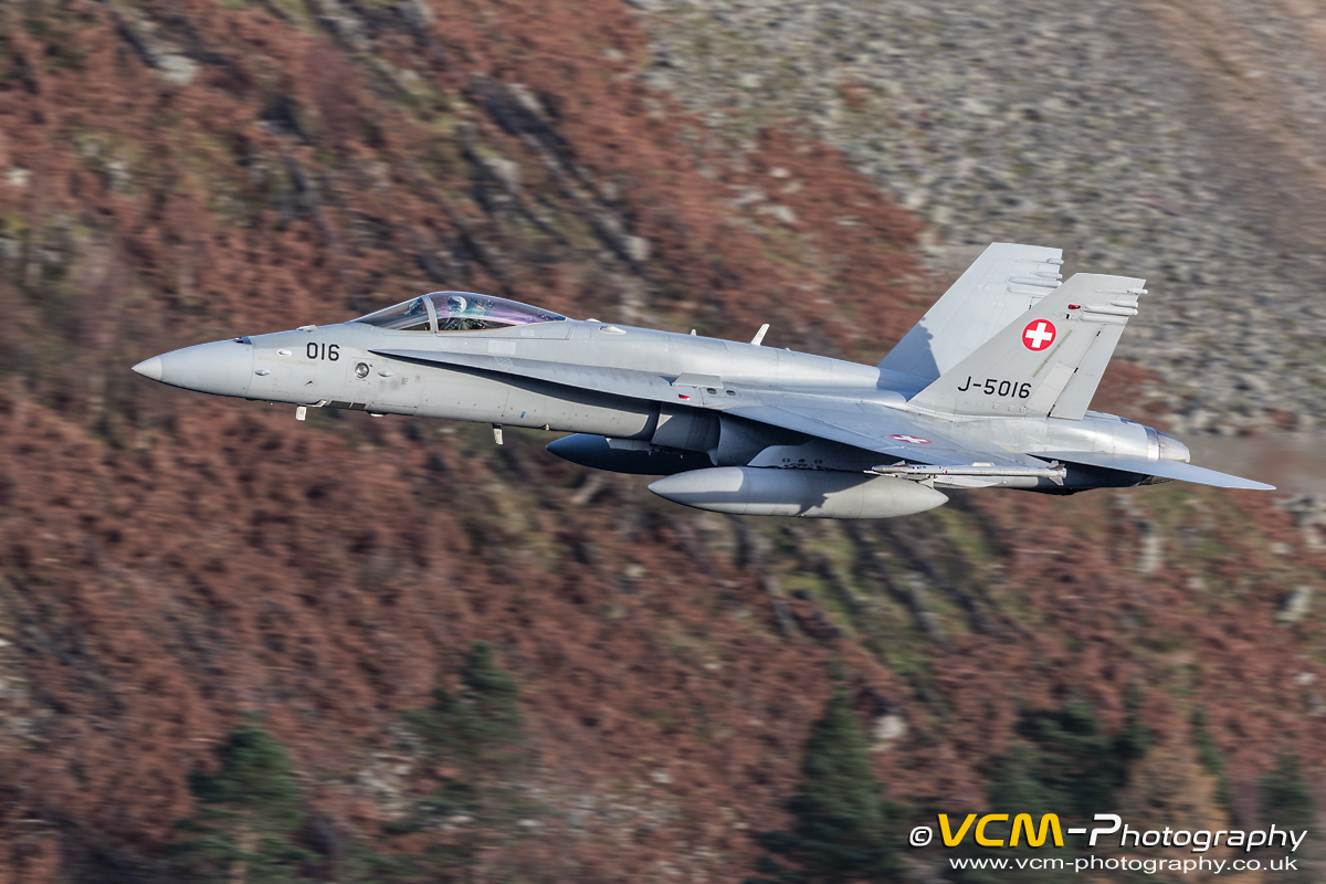 F/A-18C J-5016 Low Level