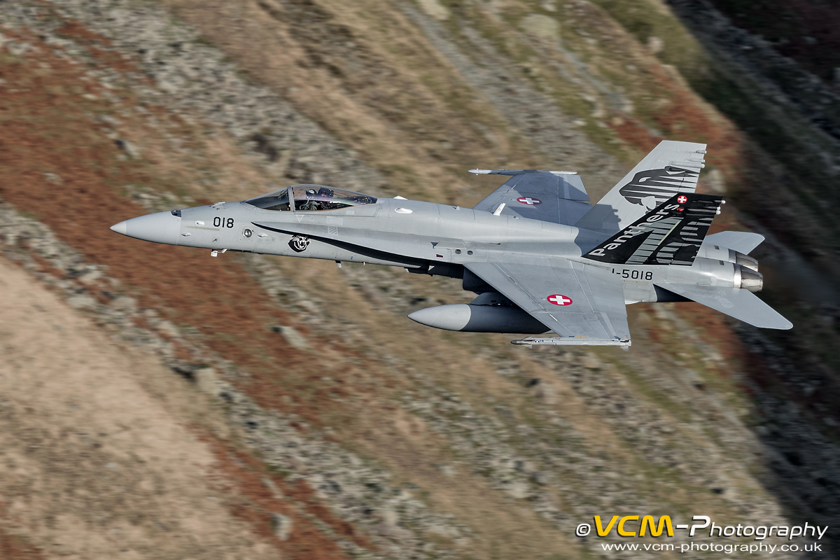 F/A-18C J-5016 Low Level